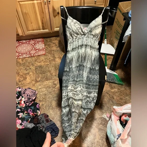 DRESSES-TOPS - Picture 10 of 15